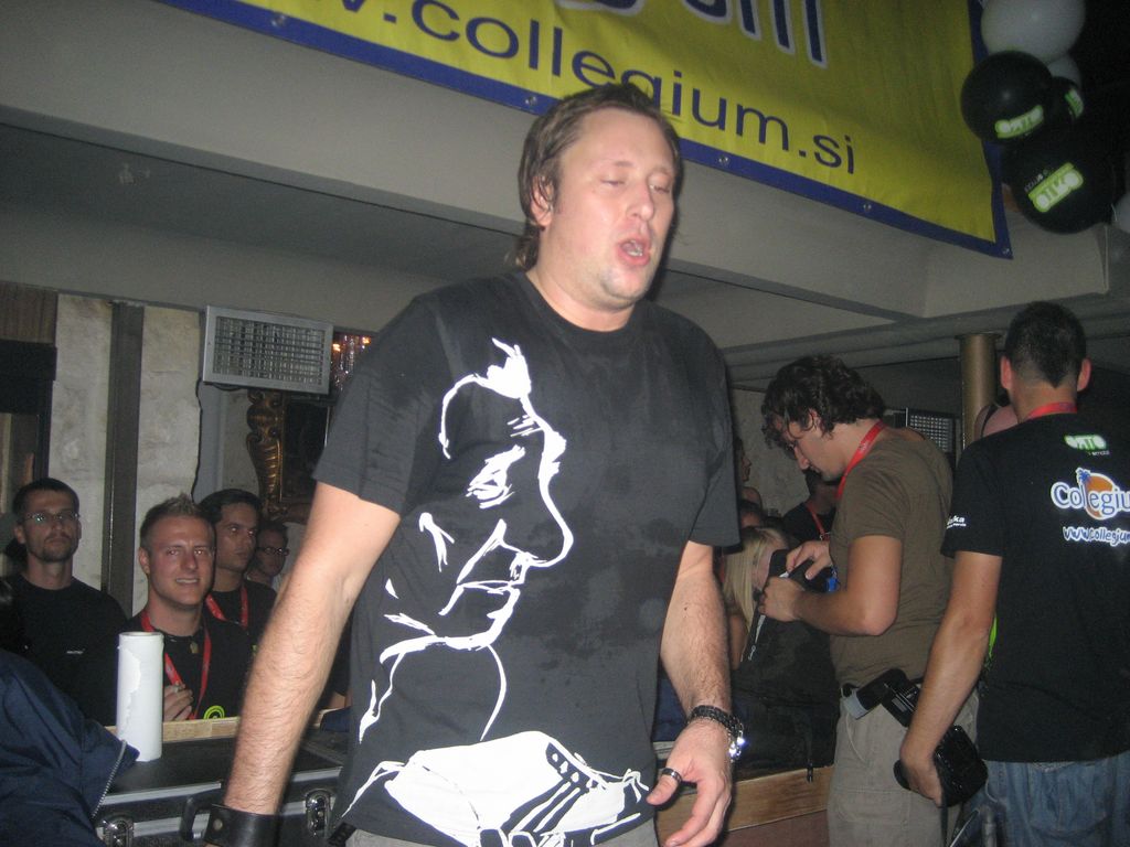 i/Kranj/Absolvent08/07-BlackWhiteParty/absolvent 1937.jpg